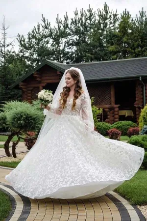 Gorgeous Ball Gown Long Sleeve Ivory Lace Wedding Dress Beaded Bridal Dress