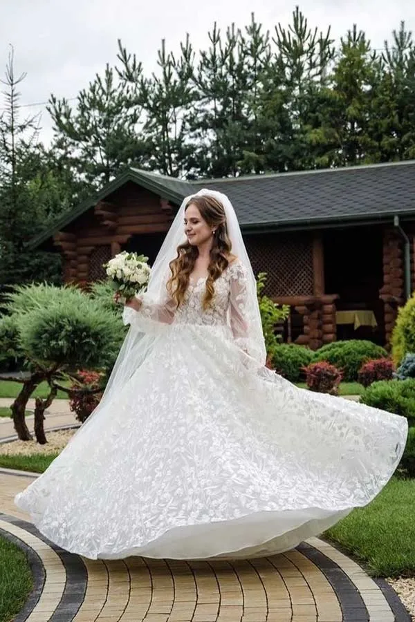 Gorgeous Ball Gown Long Sleeve Ivory Lace Wedding Dress Beaded Bridal Dress