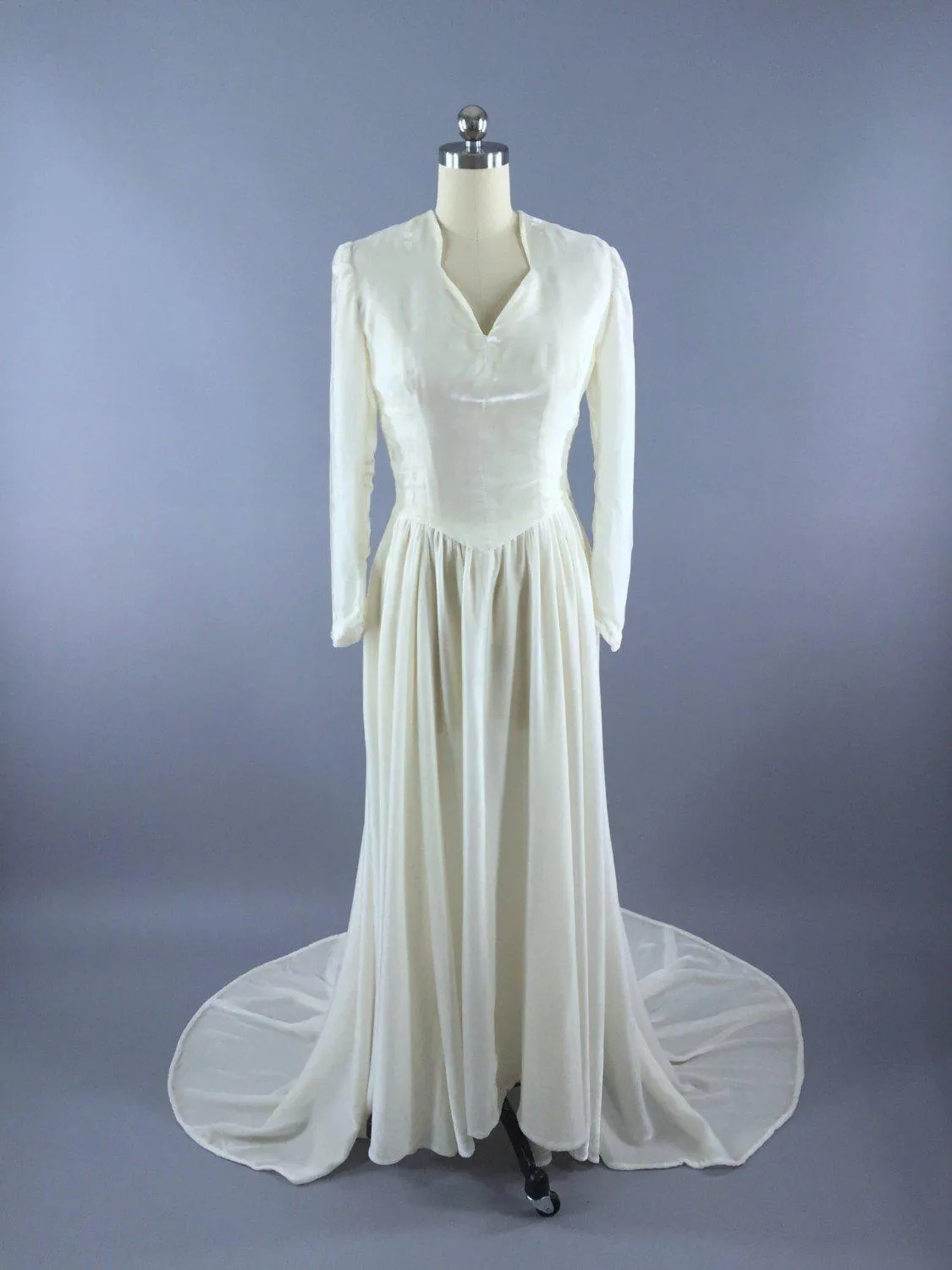 Vintage 1930s Wedding Dress / 1940s Winter White Ivory Silk Velvet Bridal Gown
